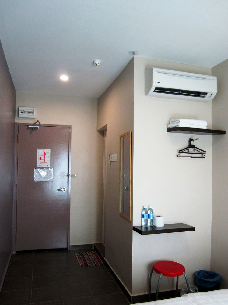 Place2Stay Hotel Малакка Экстерьер фото
